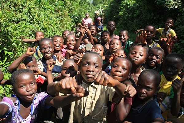 They ran 1 km to get their picture taken