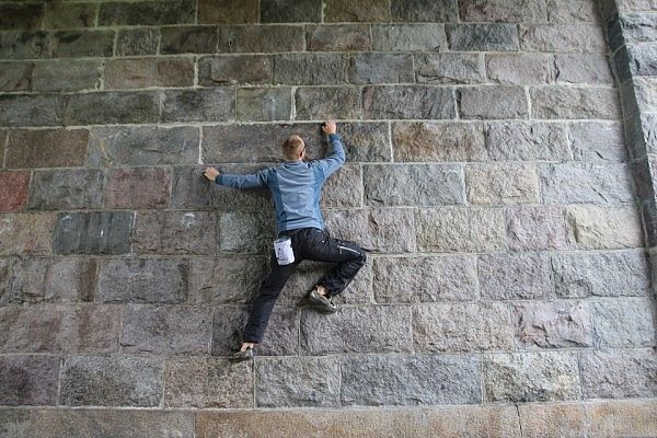 Urban bouldering at Kastellet, Copenhagen