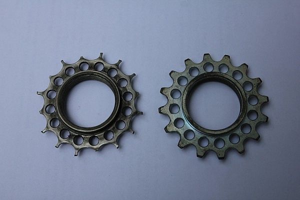 Old vs. new Rohloff sprocket after 22,000 km's