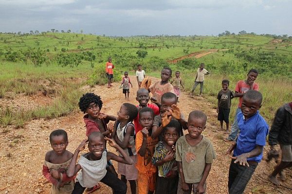 Congolese kids near the Angolan border