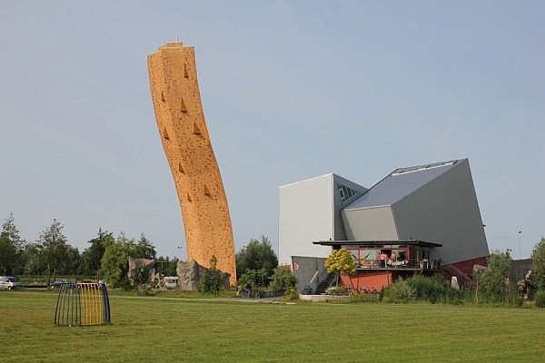Excalibur tower at Bjoeks climbing center