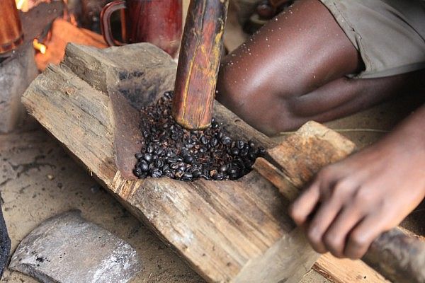 Preparing coffee